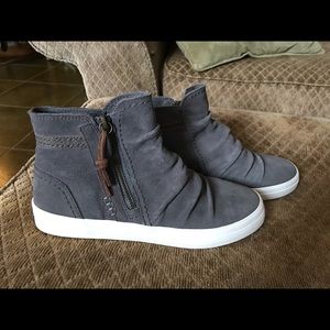 Sperry gray sneakers